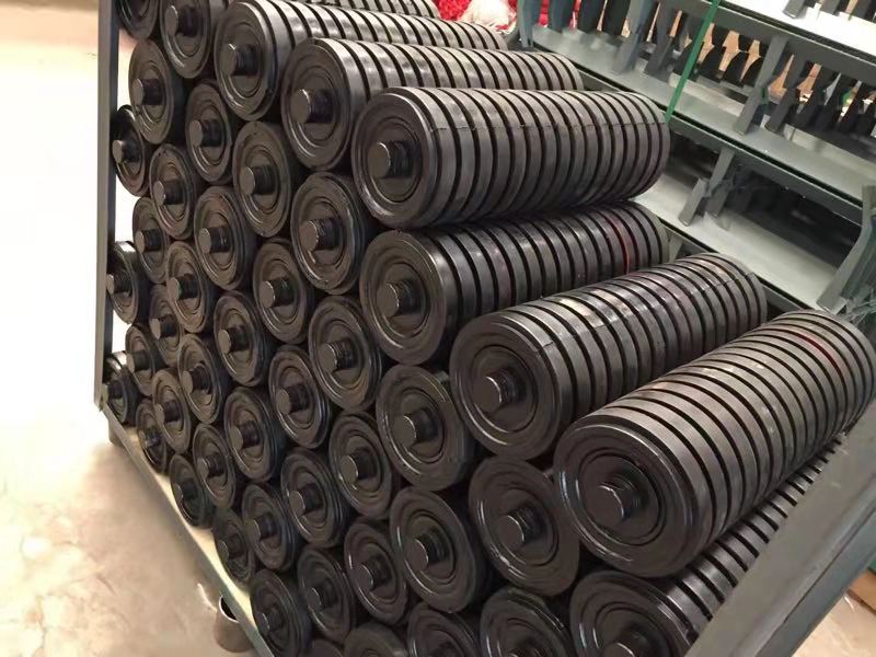 机械托辊的应用与对输送带的影响